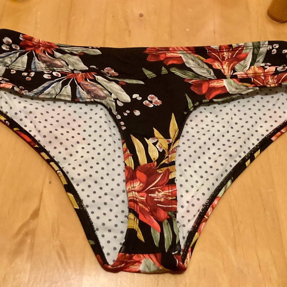 Bodyglove Bikini bottom Size small